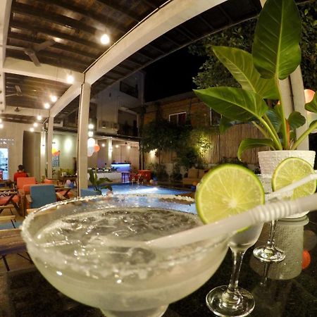 1953 Siem Reap Hostel エクステリア 写真